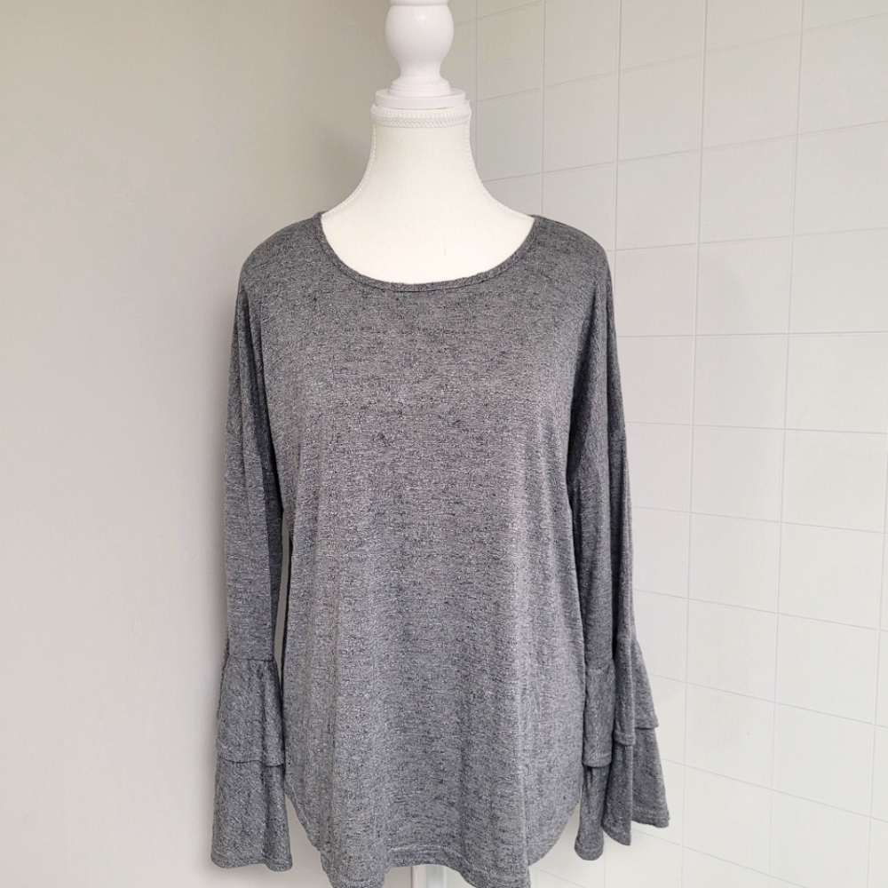 Bobeau long bell-sleeve top
